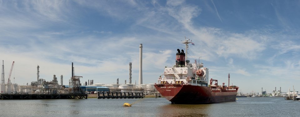 xuitvaartcentrum-pernis-de-esch-960x375.jpg.pagespeed.ic.MJSmfSI0LgUC6p0031CB